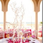 picnk-and-white-coral-wedding-table-decor_thumb.jpg